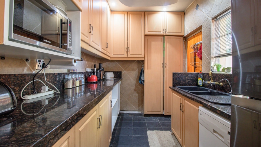 6 Bedroom Property for Sale in Van Ryneveld Western Cape